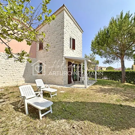 Villa 169 - Adamo Ed Eva - Bilocale Con Terrazzo, Giardino E Clima, Spiaggia, Navetta Privata E Miniclub Inclusi Al 